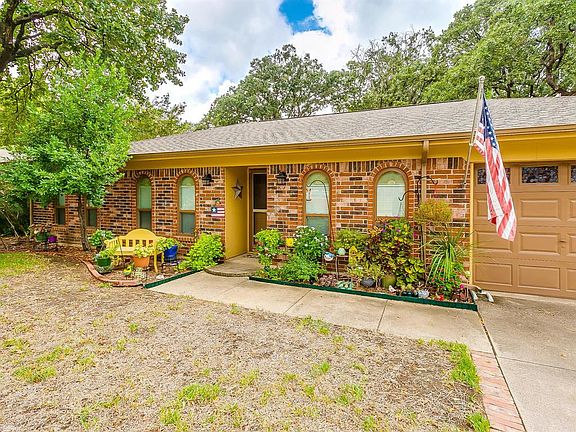 2nd image of 2708 Mintwood Pl