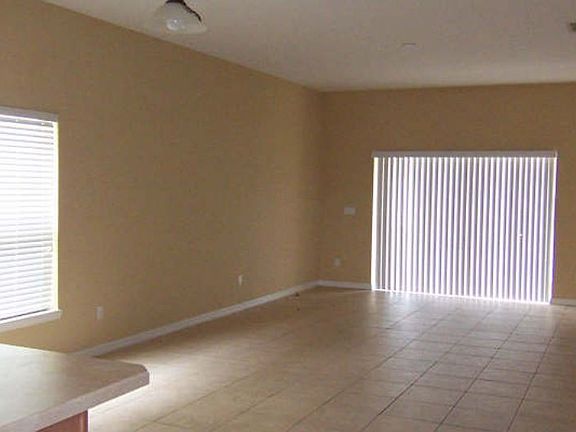 5th image of 2103 Congress Ln