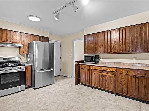 5th image of 17450 Mill Run Ln