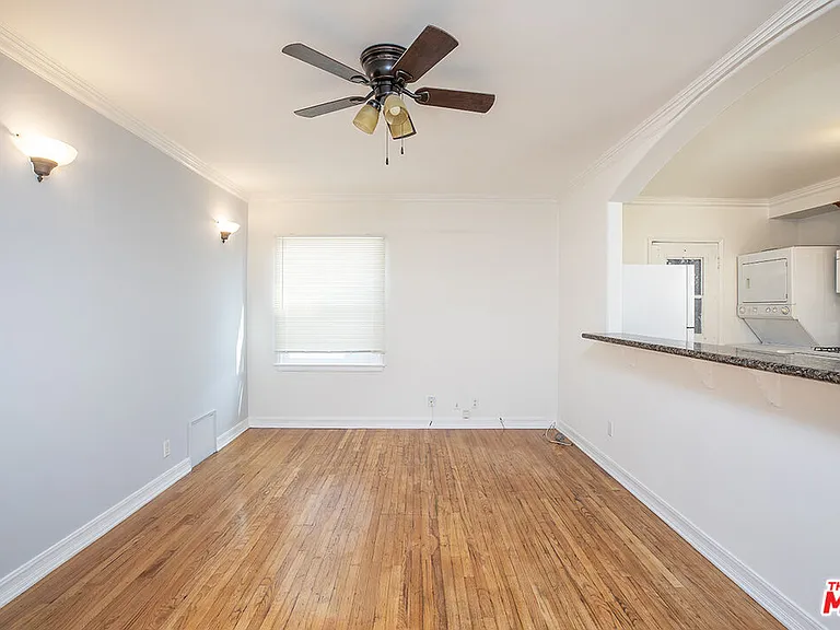 8517 Pickford St — Photo 9
