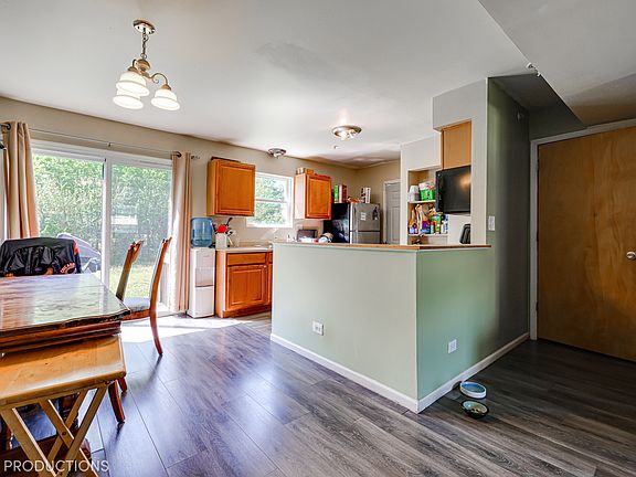 3rd image of 21736 Carol Ave