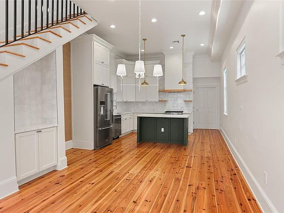 5th image of 2427 Laurel St