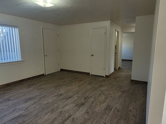 2nd image of 320 Ashland Dr APT 12