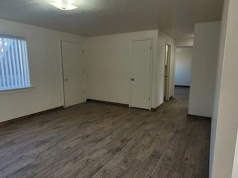 320 Ashland Dr #12 — Photo 2
