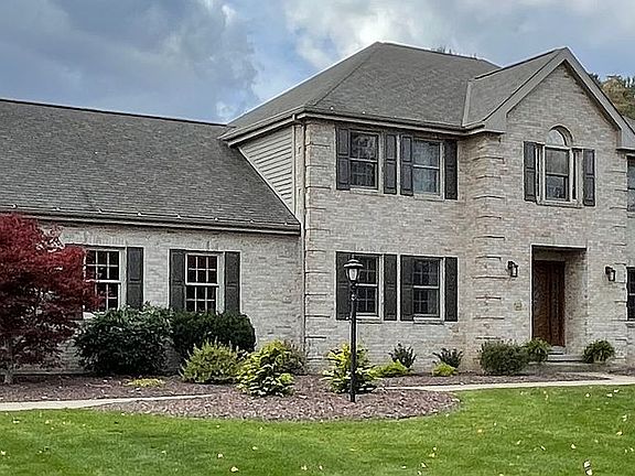 2nd image of 203 Lakevue Dr