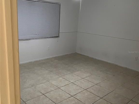 3rd image of 171 Clear Lake Cir