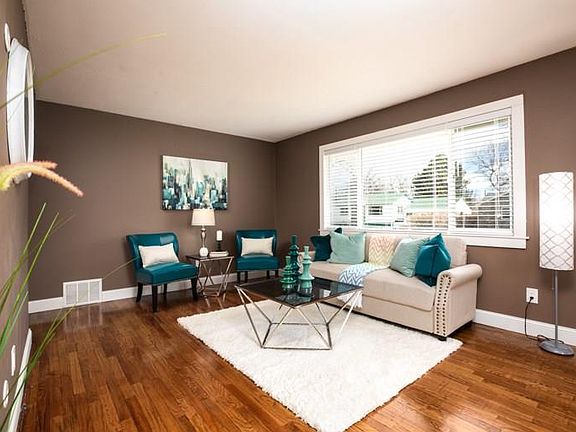 2nd image of 2316 Meadowood St