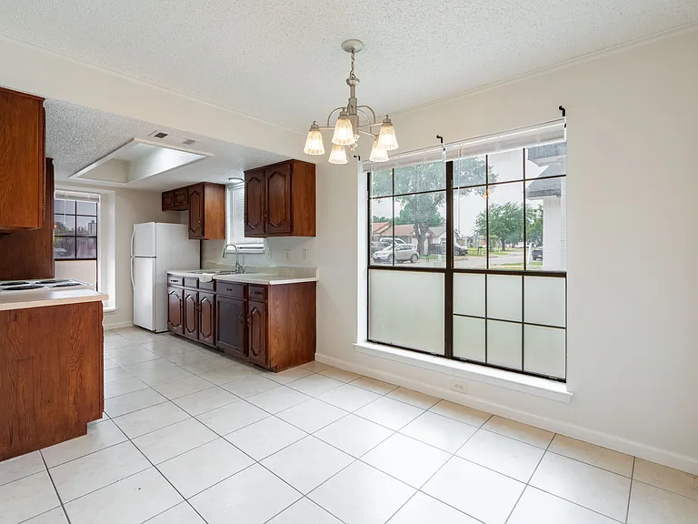5417 Knollridge Dr — Photo 3