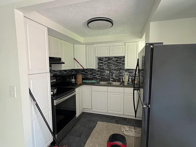 6337 Larcomb Dr — Photo 4