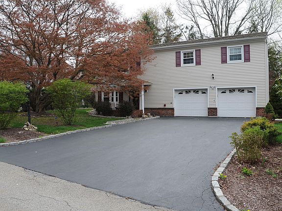 2nd image of 15 Lakeland Ave