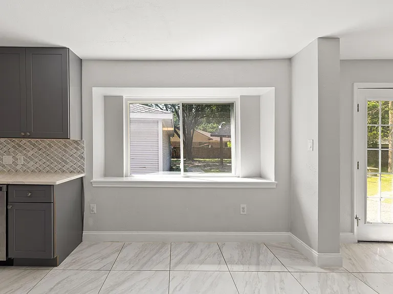 2114 Briargreen Dr — Photo 12