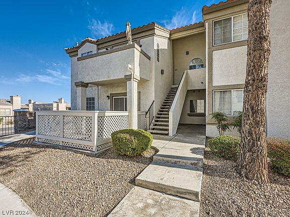 3rd image of 1685 Strasbourg Way #1685