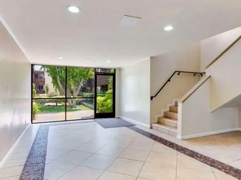 5400 Newcastle Ave #68 — Photo 13