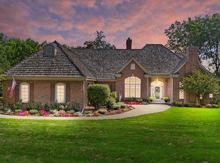 W303N1646 Arbor Dr, Delafield, WI 53018