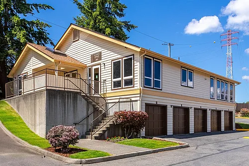 Lawn Courte Apartments at 2802 N. Narrows Drive, Tacoma, WA 98407 Photo 1