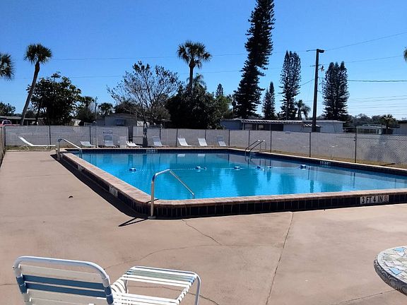 4th image of 411 Reigle Dr #411