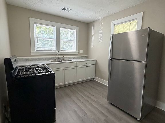4th image of 208 Linwood Dr