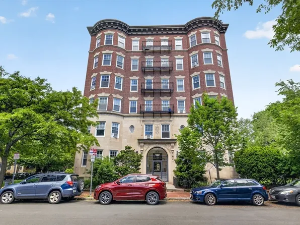 55 Magazine St APT 18, Cambridge, MA 02139