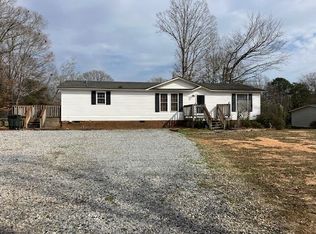 750 Halls Bridge Rd, Campobello, SC 29322