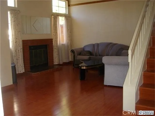 19 Potomac — Photo 3