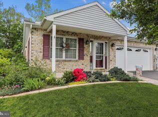 735 Golden Spring Dr N, Waynesboro, PA 17268