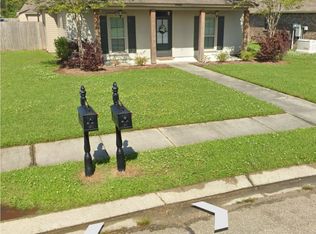 28323 Lake Bruin Dr, Livingston, LA 70754