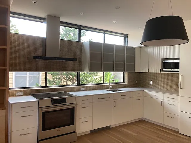 1 bed, 950 sqft, $3,200 — Photo 3