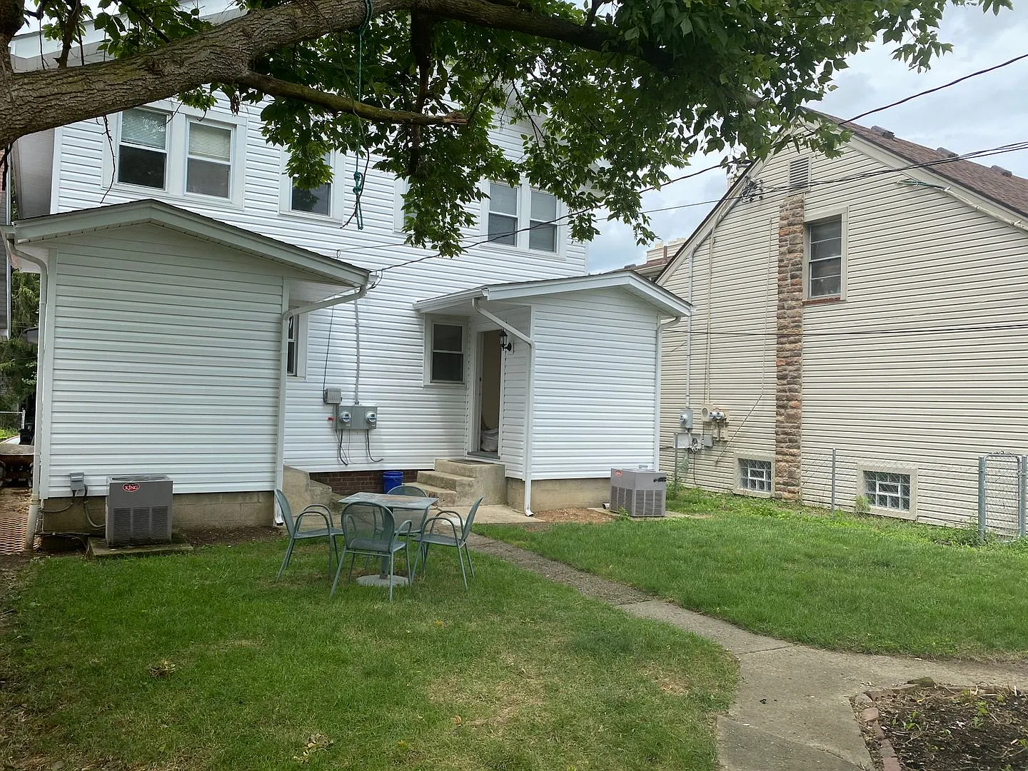 2598-2600 Dayton Ave — Photo 3