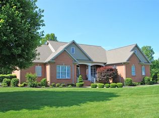 330 Peppers Mill Dr, Paducah, KY 42001