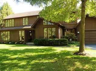 29 Great Oak Ln, Pittsford, NY 14534