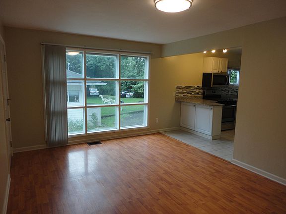 5th image of 981 Kramer Ave #981