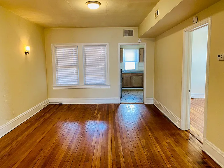 800 N. Sheppard St. — Photo 36