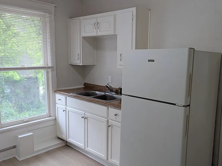 121 Saratoga St #3 — Photo 6