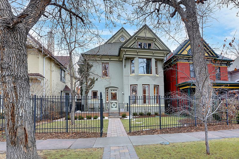 1st image of 214 S Lincoln St