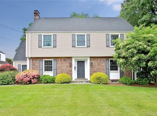 125 Ridgewood Rd, West Hartford, CT 06107