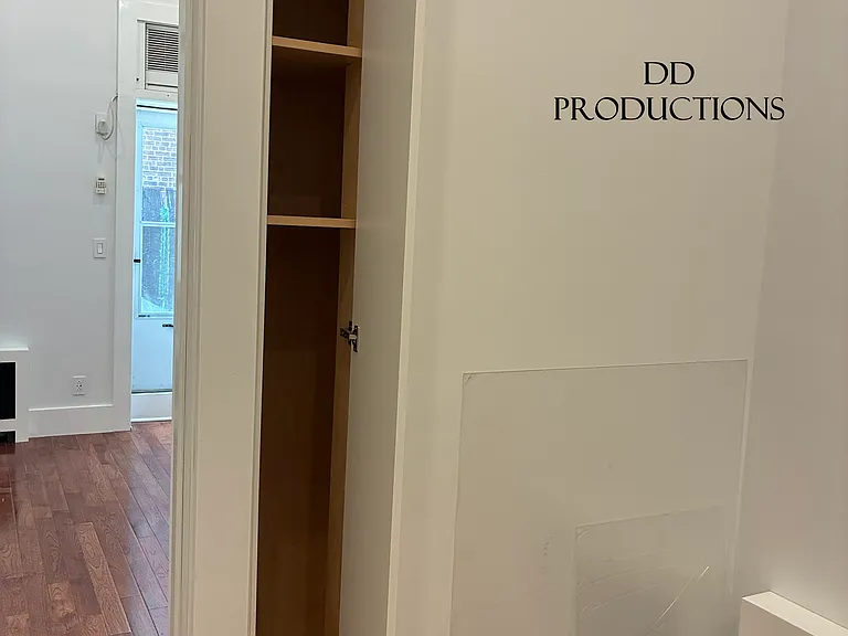 219 Franklin St #2 — Photo 7