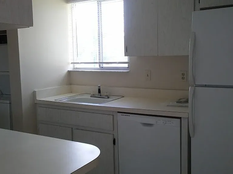 3300 Prince Edward Island Cir #1 — Photo 7