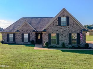 310 Rocky Creek Dr, Senatobia, MS 38668