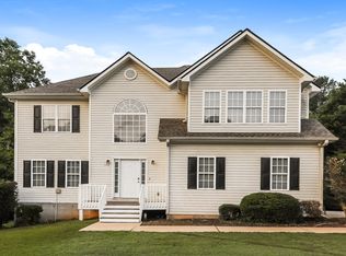 195 Ridgecrest Dr, Fayetteville, GA 30215