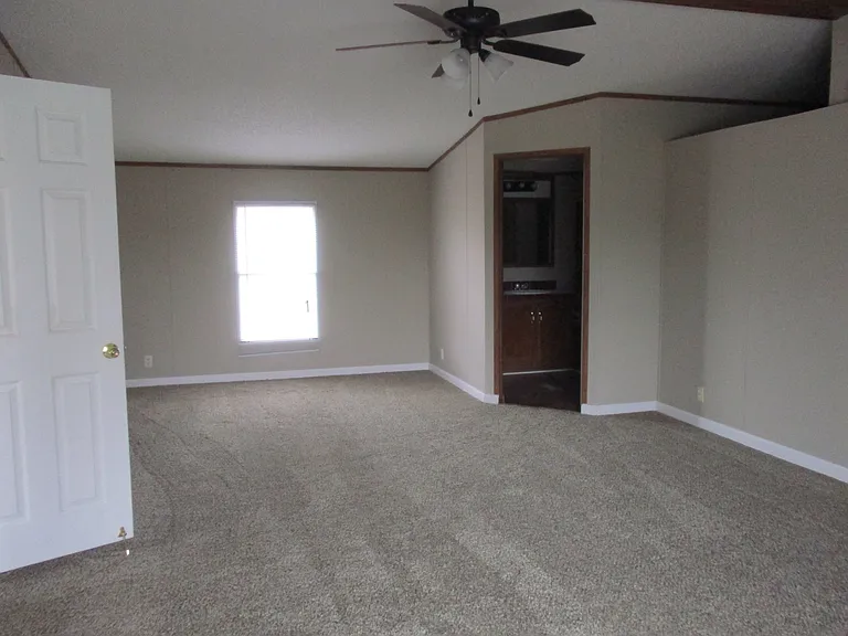 192 Zackary St — Photo 10