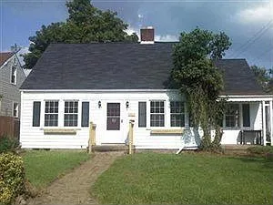 245 Belvedere Ave SE photo 1