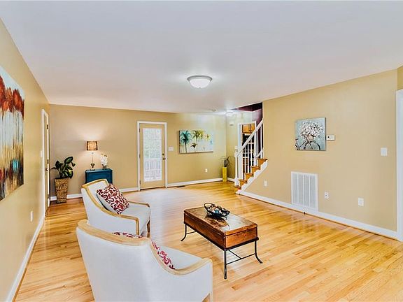 4th image of 6142 Bootsie Blvd
