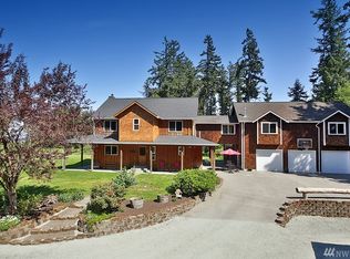 6595 Heggenes Rd, Clinton, WA 98236