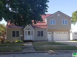 116 E Section Line Rd, Laurens, IA 50554