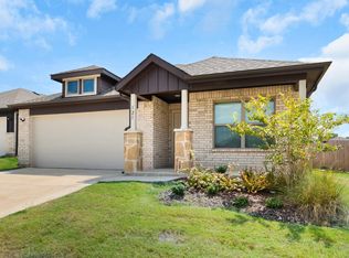 121 Brookline Dr, Terrell, TX 75160