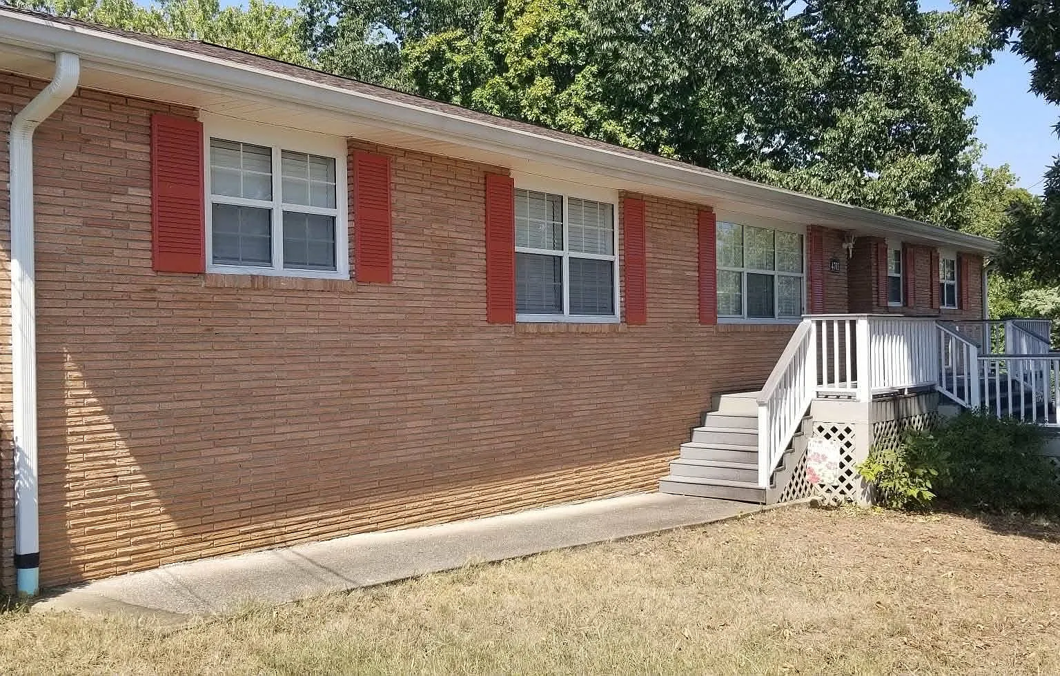 3 bed, 2862 sqft, $2,200 — Photo 2