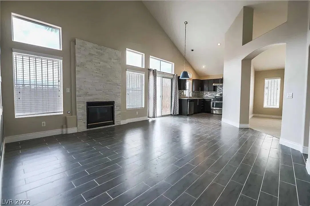 4673 Ashington St — Photo 3