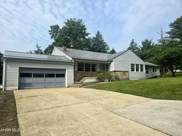 23 Allegheny Dr, Hollidaysburg, PA 16648