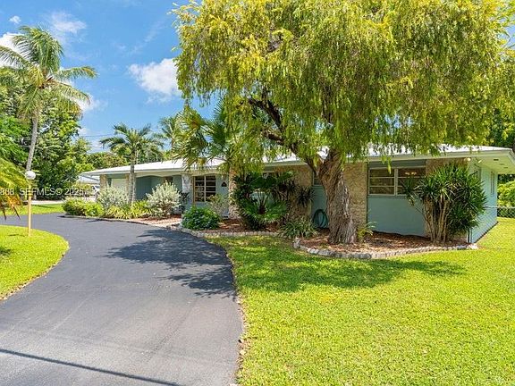 3rd image of 920 La Paloma Rd