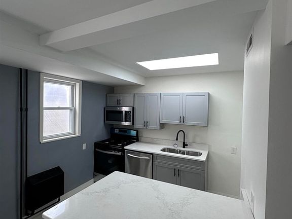 5th image of 2024 Lincoln Ave #2A